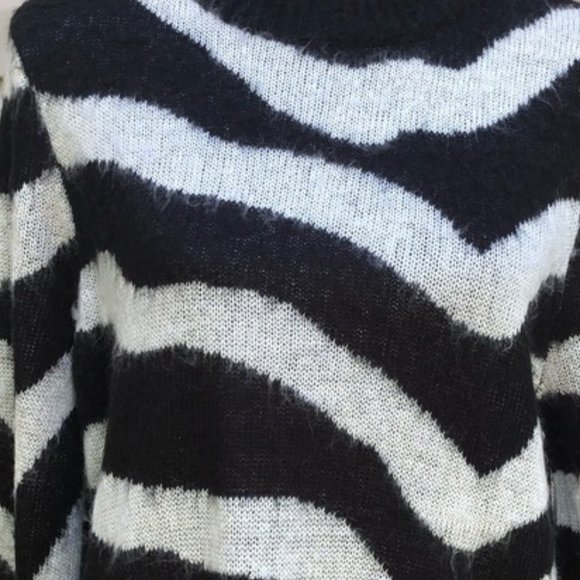 Who What Wear Women's Fuzzy Zebra Stripe Sweater, Black/White, Size Small - Picture 3 of 3